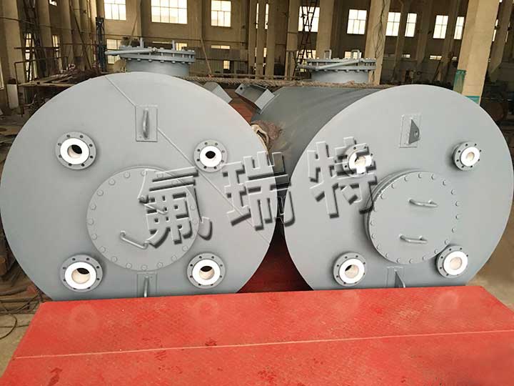 鋼襯塑儲罐、反應釜