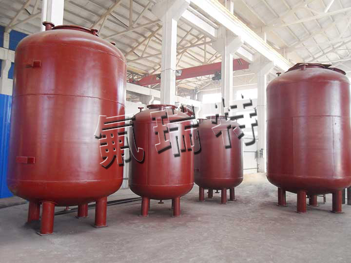 鋼襯塑儲罐、反應(yīng)釜